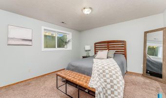 208 W Chapelwood Dr, Brandon, SD 57005