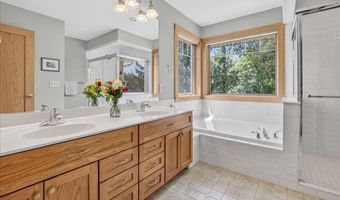 3 Proctor Ct, Albany, NY 12211