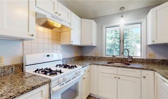 8 Scenery Ln 8, Johnston, RI 02919
