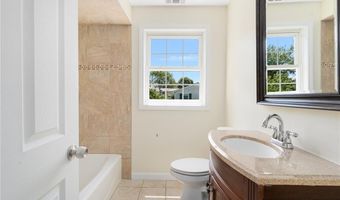 208 W View Rd, Middletown, RI 02842