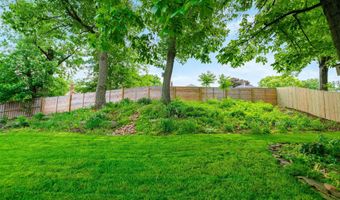 250 ASPEN St, Alexandria, VA 22305