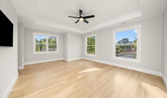 1418 W Maude Ave, Arlington Heights, IL 60004