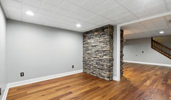 3046 Hawthorne St, Athens, TN 37303