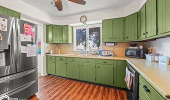 714 2nd Ave, Ackley, IA 50601