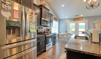 221 Little Man Dr, Boiling Springs, SC 29316