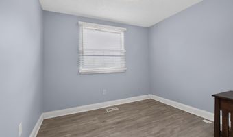 8307 PONDSIDE Ter, Alexandria, VA 22309
