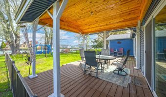 6334 Marina Dr, Algonac, MI 48001