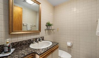 788 Namquid Dr, Warwick, RI 02888