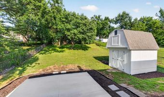 930 Bellestri Dr, Ballwin, MO 63021