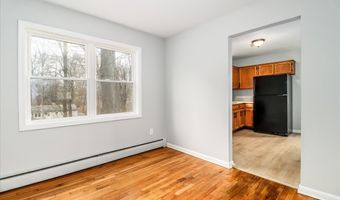 32 Pleasant St, Bethel, CT 06801