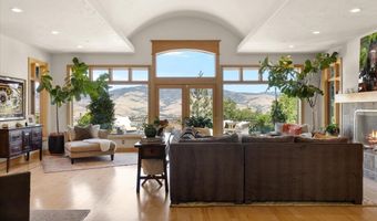 500 Ashland Loop Rd, Ashland, OR 97520