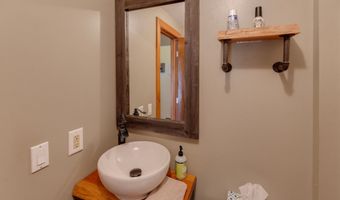 176 Reservoir Rd, Campton, NH 03223