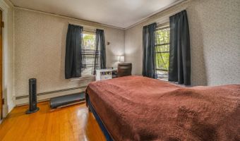 744 Hammond St, Bangor, ME 04401