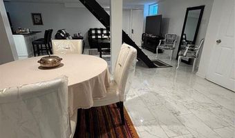 84 N Vivyen St, Bergenfield, NJ 07621