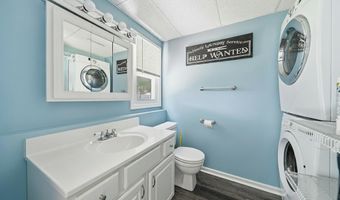 2 Melissa Ct, Albany, NY 12205