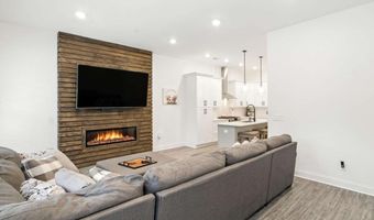 107 Pearl, Woodstock, GA 30188