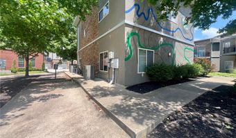 512 SW B St 10/12, Bentonville, AR 72712