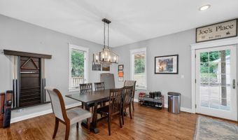 108 N Main St, Algonquin, IL 60102