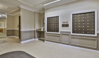 65 Hawthorne Dr 115, Bedford, NH 03110