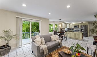 4 Quail Run Dr, Danbury, CT 06811
