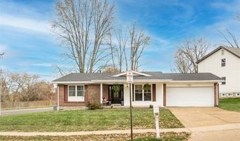704 Woodrun Dr, Ballwin, MO 63021