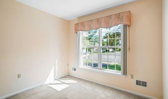 17 Breeze Ter, Barnegat, NJ 08005