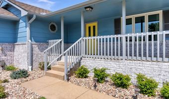 4566 Westlake Ct, Bel Aire, KS 67220
