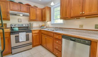 208 Congress St, Belfast, ME 04915