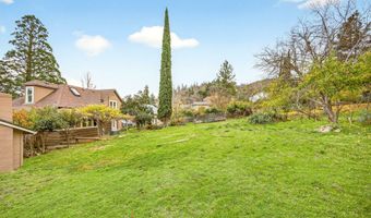 527 Chestnut St, Ashland, OR 97520