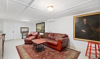 6 Cliff Ter, Newport, RI 02840