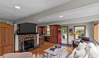 95 Lakehurst Dr, Coventry, RI 02816