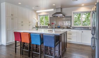 909 NW Delaware Ave, Bend, OR 97703