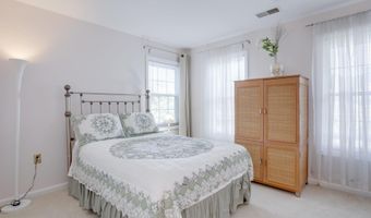 4918 SUNSET Ln, Annandale, VA 22003