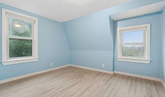 127 Broad St, Auburn, ME 04210