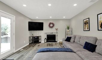 7589 Fox Tail Cir, Avon, IN 46123