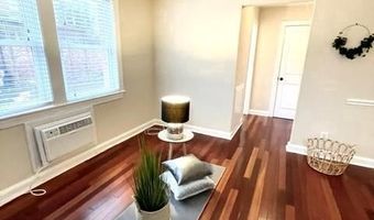 906 S WASHINGTON St 107, Alexandria, VA 22314