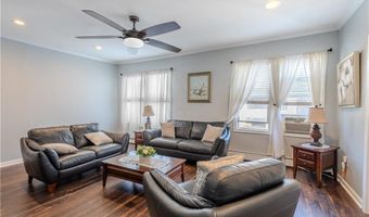 1640 Cranston St, Cranston, RI 02920