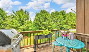637 FULTON St, Akron, PA 17501