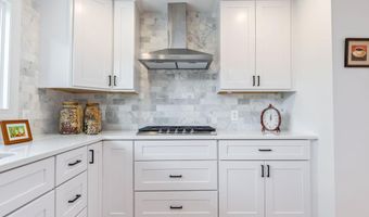 250 ASPEN St, Alexandria, VA 22305