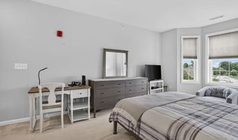 1 Francis Dr 405, Andover, MA 01810
