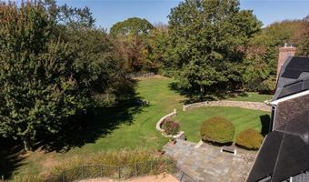 77 Pond Shore Dr, Charlestown, RI 02813