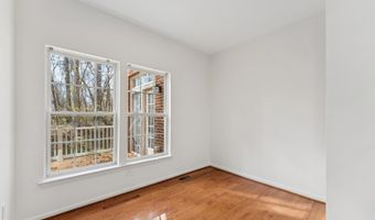 2000 GOLDEN MORNING Dr 32, Bowie, MD 20721