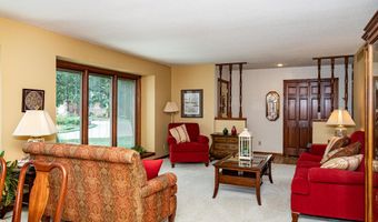 2133 Polk Dr, Ames, IA 50010