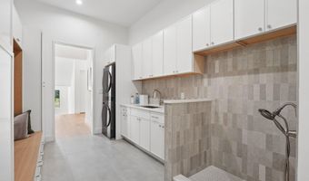 8302 ROBEY Ave, Annandale, VA 22003