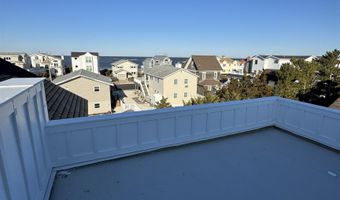 281 7th St, Avalon, NJ 08202