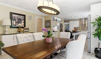 4 Hunters Rd, Bedford, NH 03110