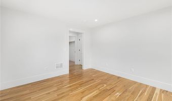 35 Anchor Way, Newport, RI 02840