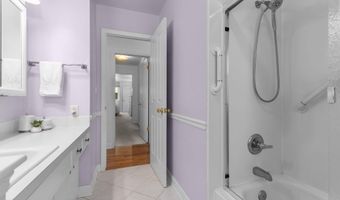 819 S JOSEPH St, Appleton, WI 54915