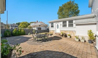 17 Elder Ave, East Providence, RI 02915