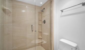 20351 W Country Club Dr TH17, Aventura, FL 33180